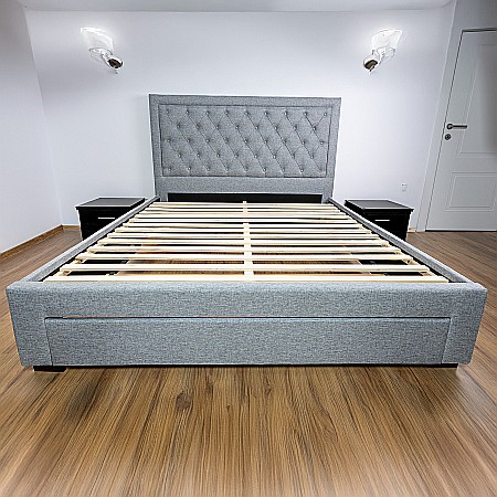 Set pat matrimonial cu sertar Austin, elemente lemn masiv, tapitat cu stofa, cu somiera, gri si saltea ortopedica Optima Silver, arcuri, margine antilasare, sistem de aerisire,160x200 cm [5]