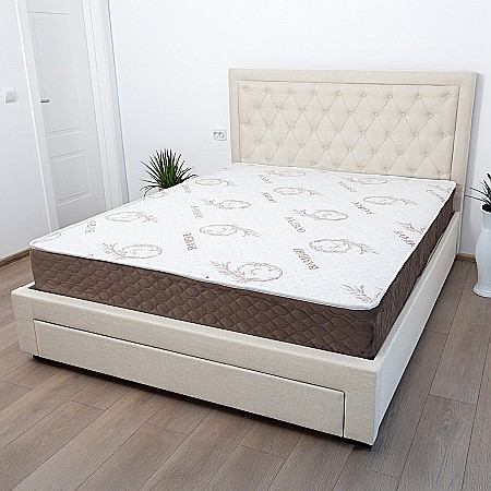 Set pat matrimonial cu sertar Austin, elemente lemn masiv, tapitat cu stofa, cu somiera, crem si saltea ortopedica Optima Bamboo, arcuri, margine antilasare, sistem de aerisire 140x200 cm [1]