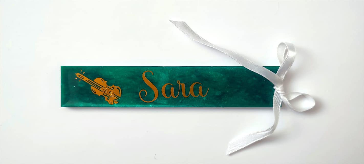 Breloc rășină epoxidică verde auriu vioară