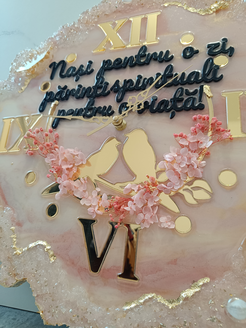 Ceas de perete handmade din rășină – Bijoux Rombe Roz Pal Auriu, unicat [2]