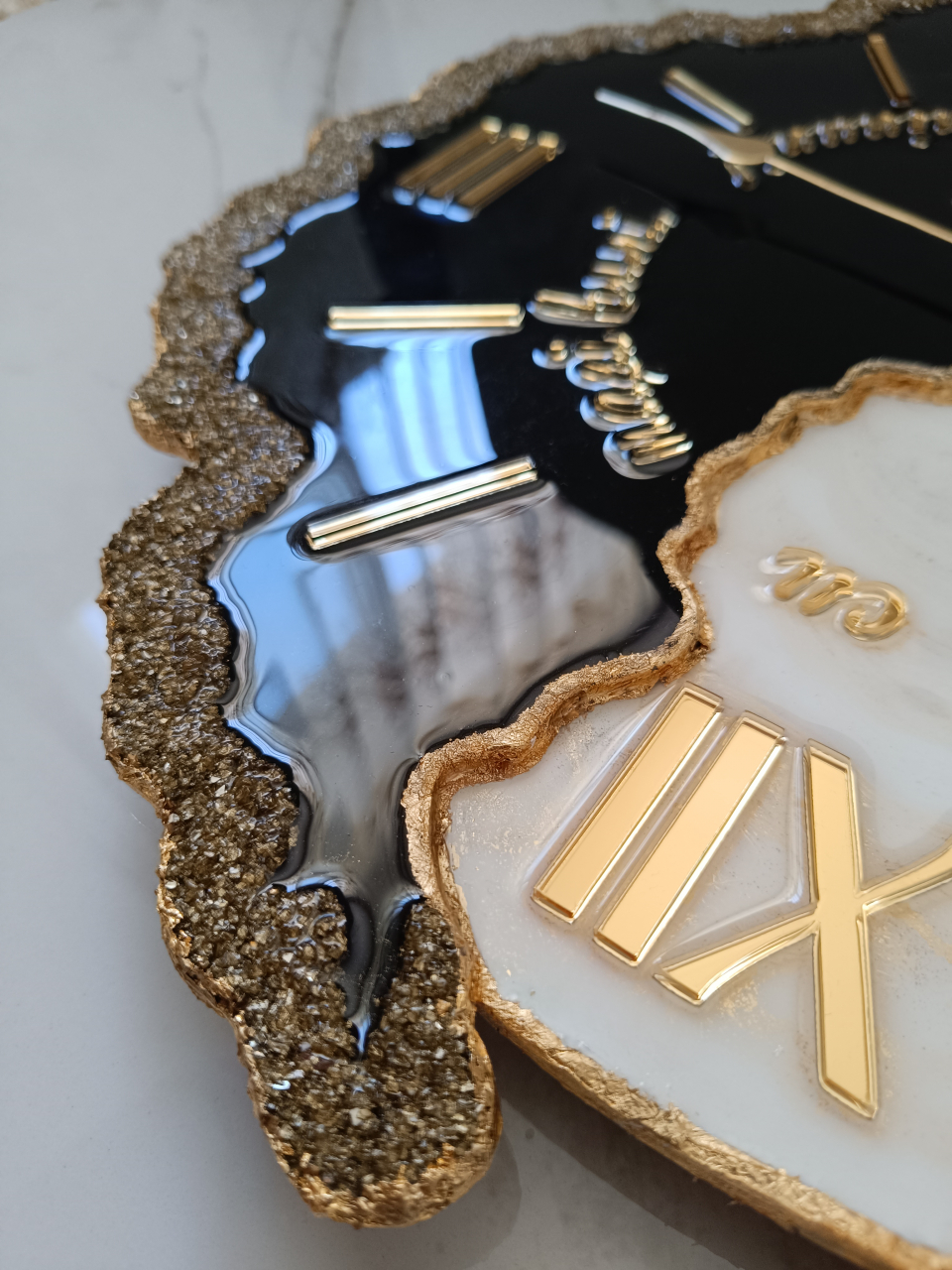 Ceas de perete handmade rasina epoxidica – Butterfly Asimetric Negru Auriu, unicat 45 cm [7]