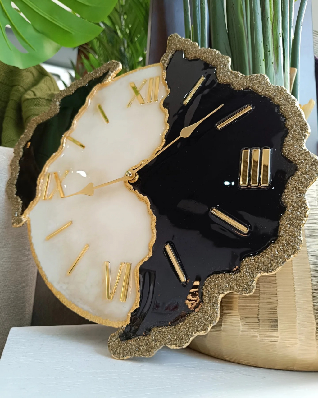 Ceas de perete handmade rasina epoxidica – Butterfly Asimetric Negru Auriu, unicat 45 cm [2]