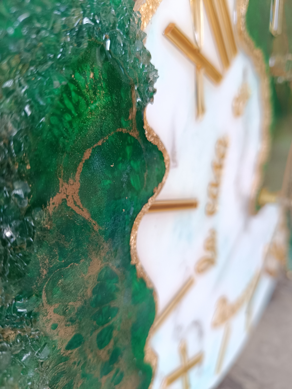 Ceas de perete handmade rasina epoxidica - Butterfly Asimetric Verde Smarald, unicat [3]