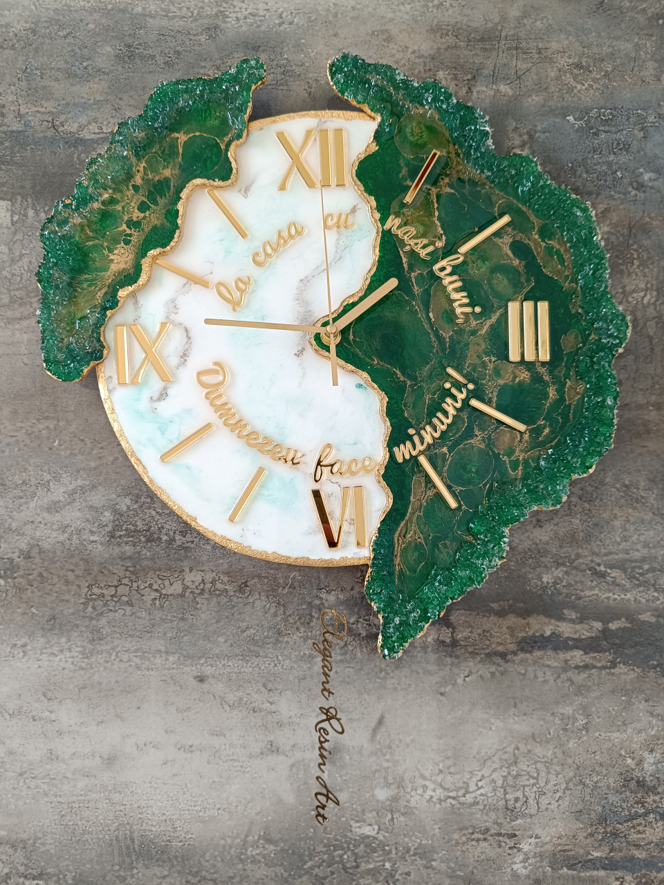 Ceas de perete handmade rasina epoxidica - Butterfly Asimetric Verde Smarald, unicat [12]