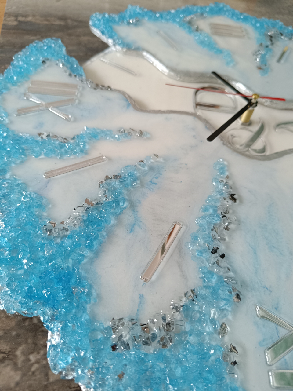 Ceas de perete handmade rasina epoxidica – Butterfly Simetric Bleu Ciel Diamond, unicat 55 cm [7]