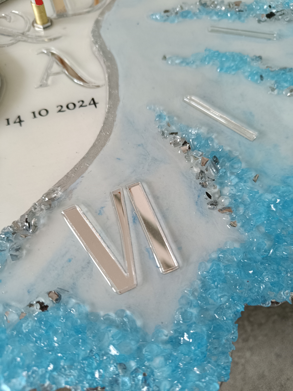 Ceas de perete handmade rasina epoxidica – Butterfly Simetric Bleu Ciel Diamond, unicat 55 cm [4]