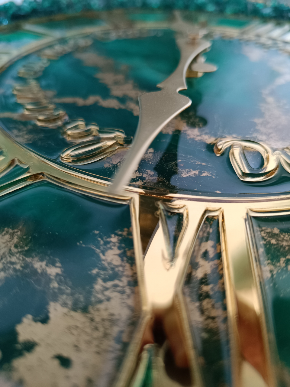 Ceas de perete handmade rasina epoxidica – Geode Marmorat Auriu Smarald, unicat 40–90 cm [9]