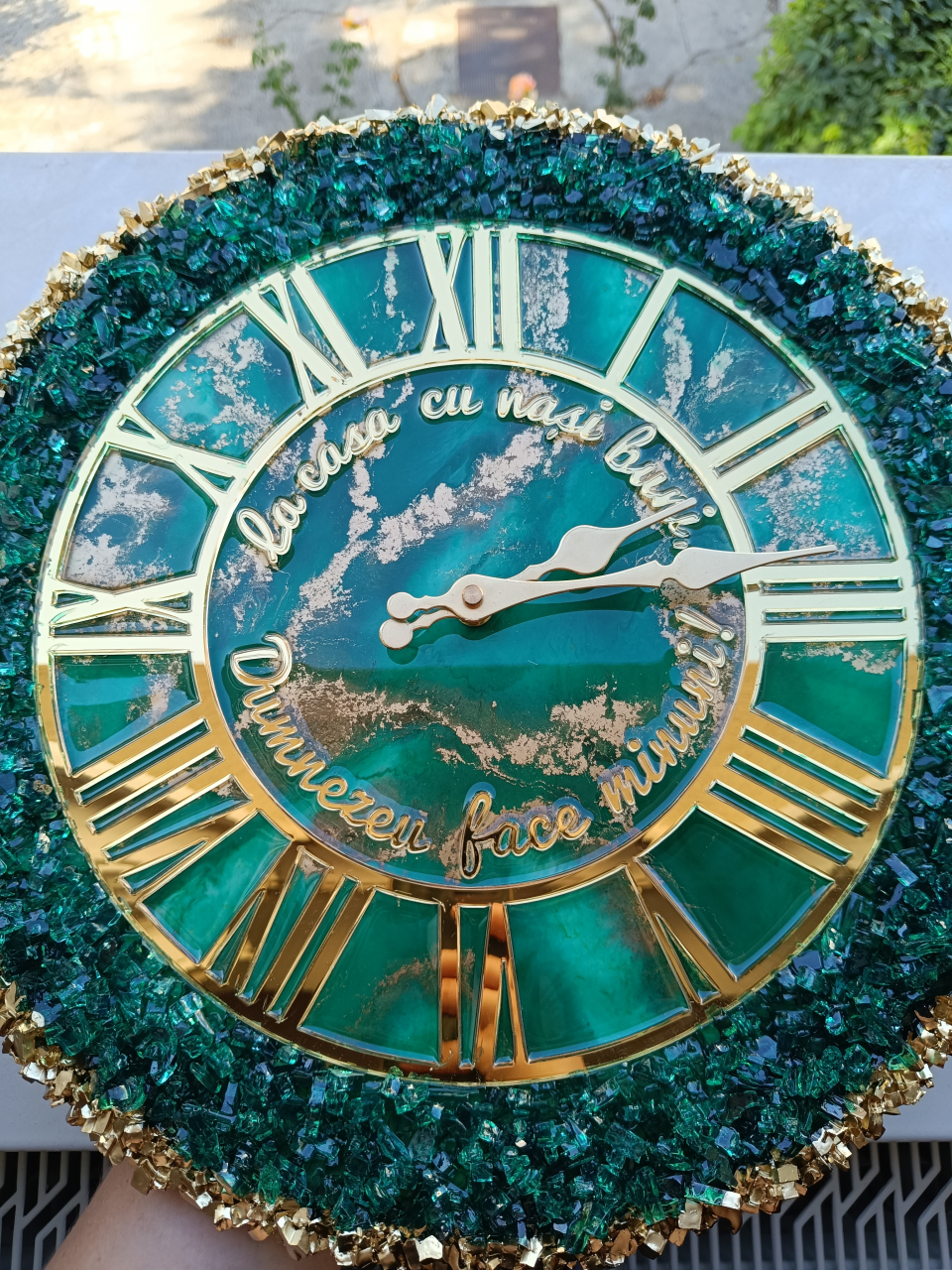 Ceas de perete handmade rasina epoxidica – Geode Marmorat Auriu Smarald, unicat 40–90 cm [7]