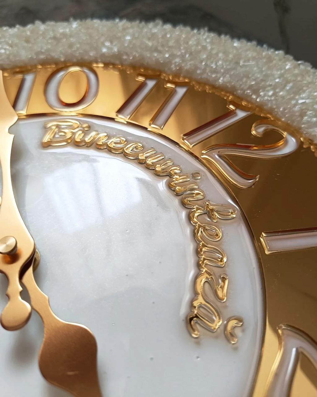 Ceas de perete handmade din rășină – Geode Monocrom Alb Diamond, unicat 40–90 cm [3]