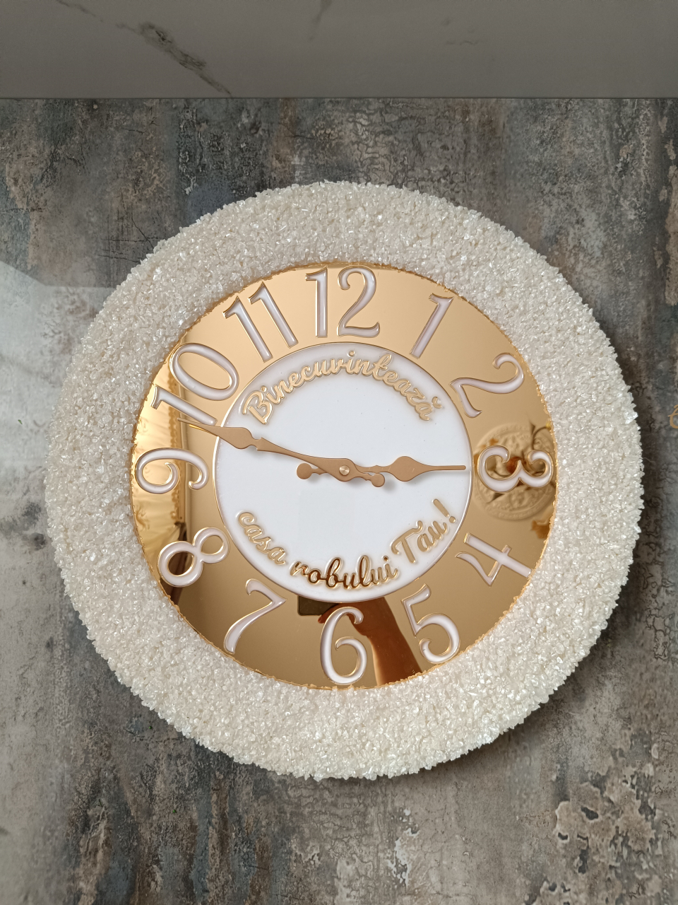 Ceas de perete handmade din rășină – Geode Monocrom Alb Diamond, unicat 40–90 cm [2]