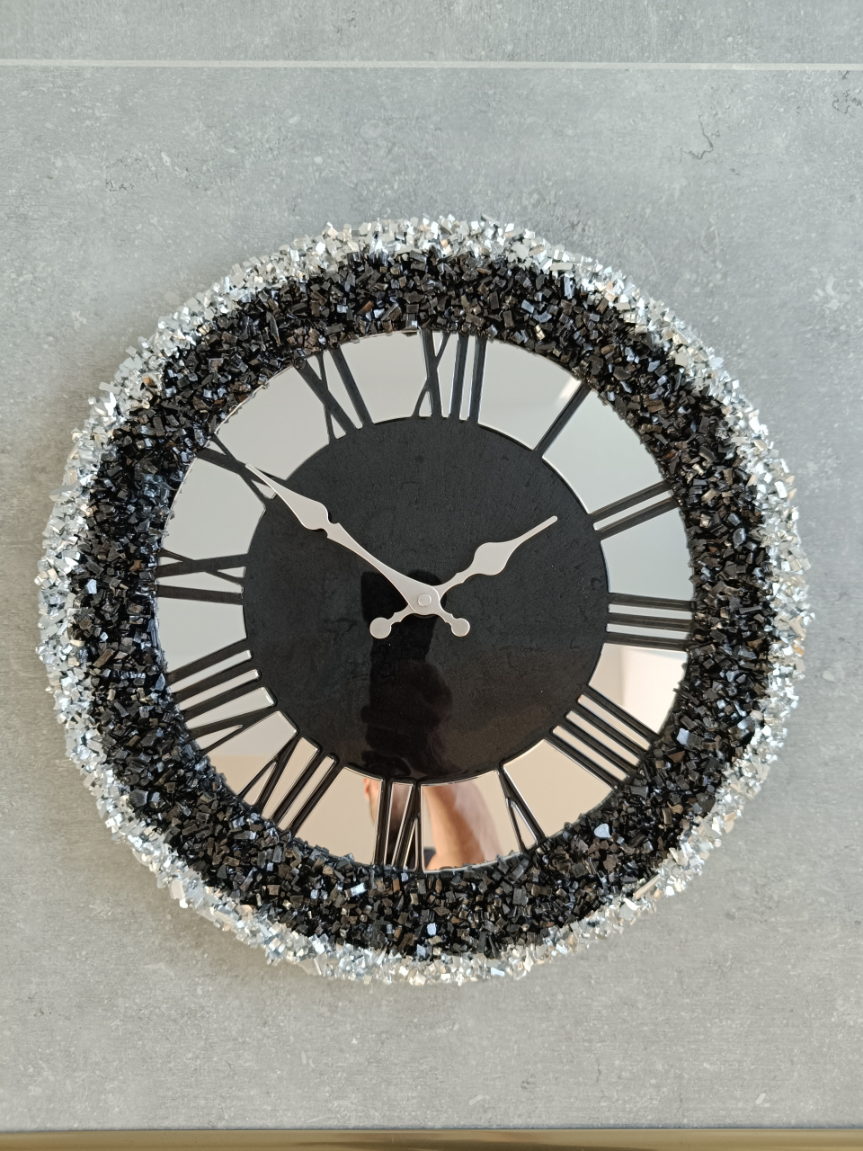 Ceas de perete handmade din rășină – Geode Monocrom Negru Diamond, unicat 40–90 cm [4]