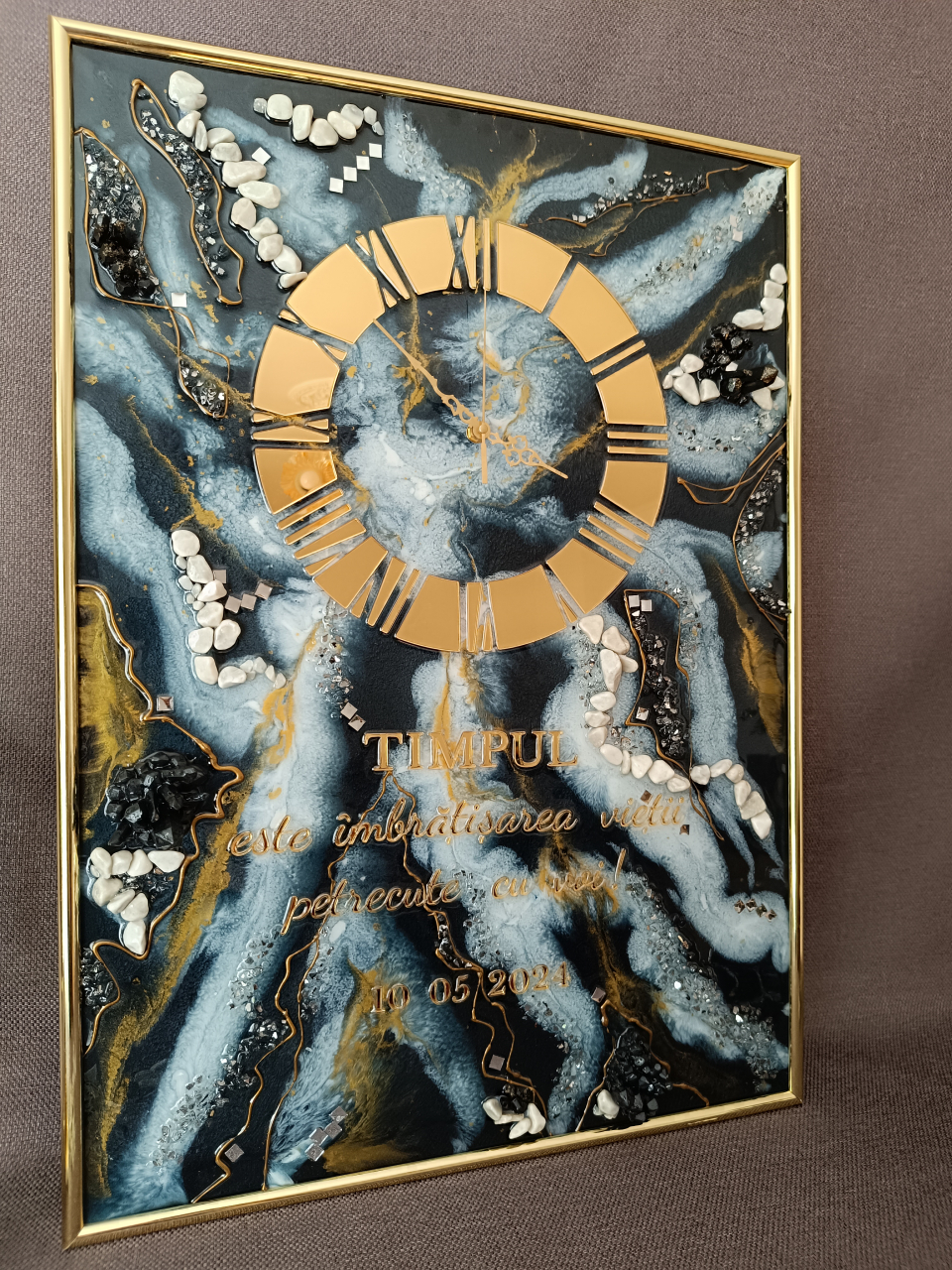 Ceas de perete handmade din rășină – Marbled Canvas Negru Auriu, unicat 30×40 / 50×70 cm [9]
