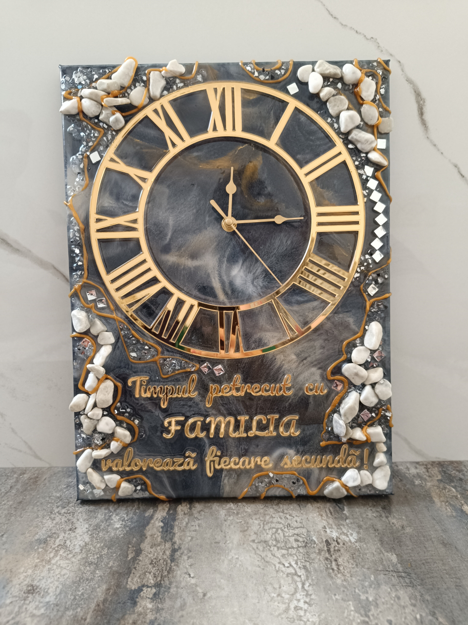 Ceas de perete handmade rasina epoxidica – Marbled Canvas Negru Auriu Stone, unicat [1]