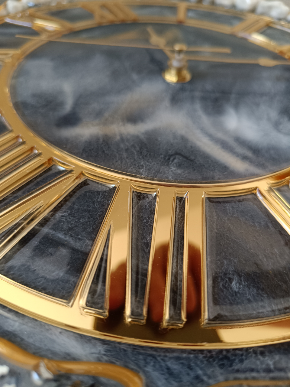 Ceas de perete handmade rasina epoxidica – Marbled Canvas Negru Auriu Stone, unicat [7]