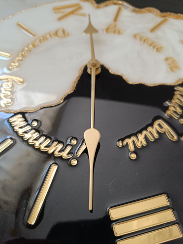 Ceas de perete handmade rasina epoxidica – Butterfly Asimetric Negru Auriu, unicat 45 cm [5]