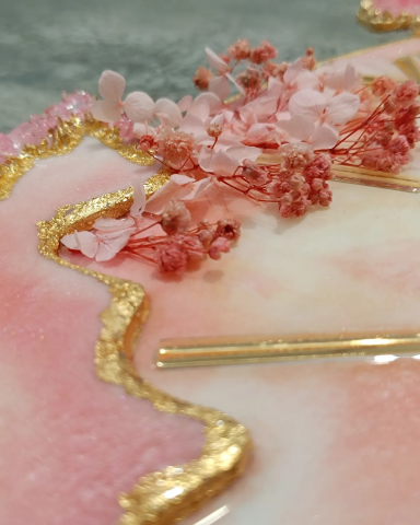 Ceas de perete handmade rasina epoxidica – Butterfly Asimetric Roz Pal, unicat 45 cm [8]