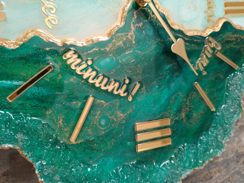 Ceas de perete handmade rasina epoxidica - Butterfly Asimetric Verde Smarald, unicat [7]