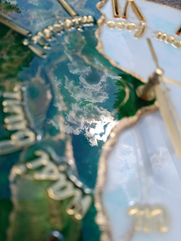 Ceas de perete handmade rasina epoxidica - Butterfly Asimetric Verde Smarald, unicat [13]