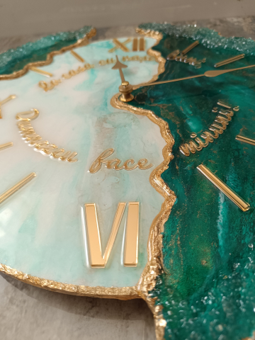 Ceas de perete handmade rasina epoxidica - Butterfly Asimetric Verde Smarald, unicat [8]