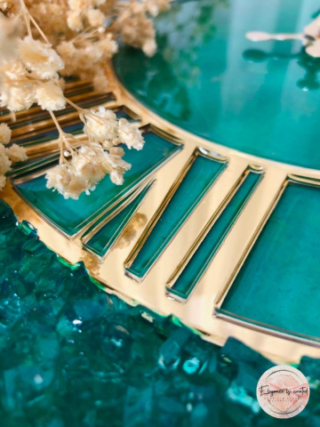 Ceas de perete handmade din rășină – Geode Monocrom Verde Smarald Auriu, unicat 40–90 cm [3]