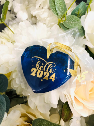 marturii-candy-din-rasina-cadou-personalizat-nunta-botez-7cm [5]