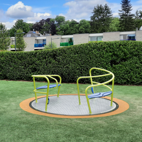 LOCURI DE JOACA EXTERIOR - Carusel tip HELICA