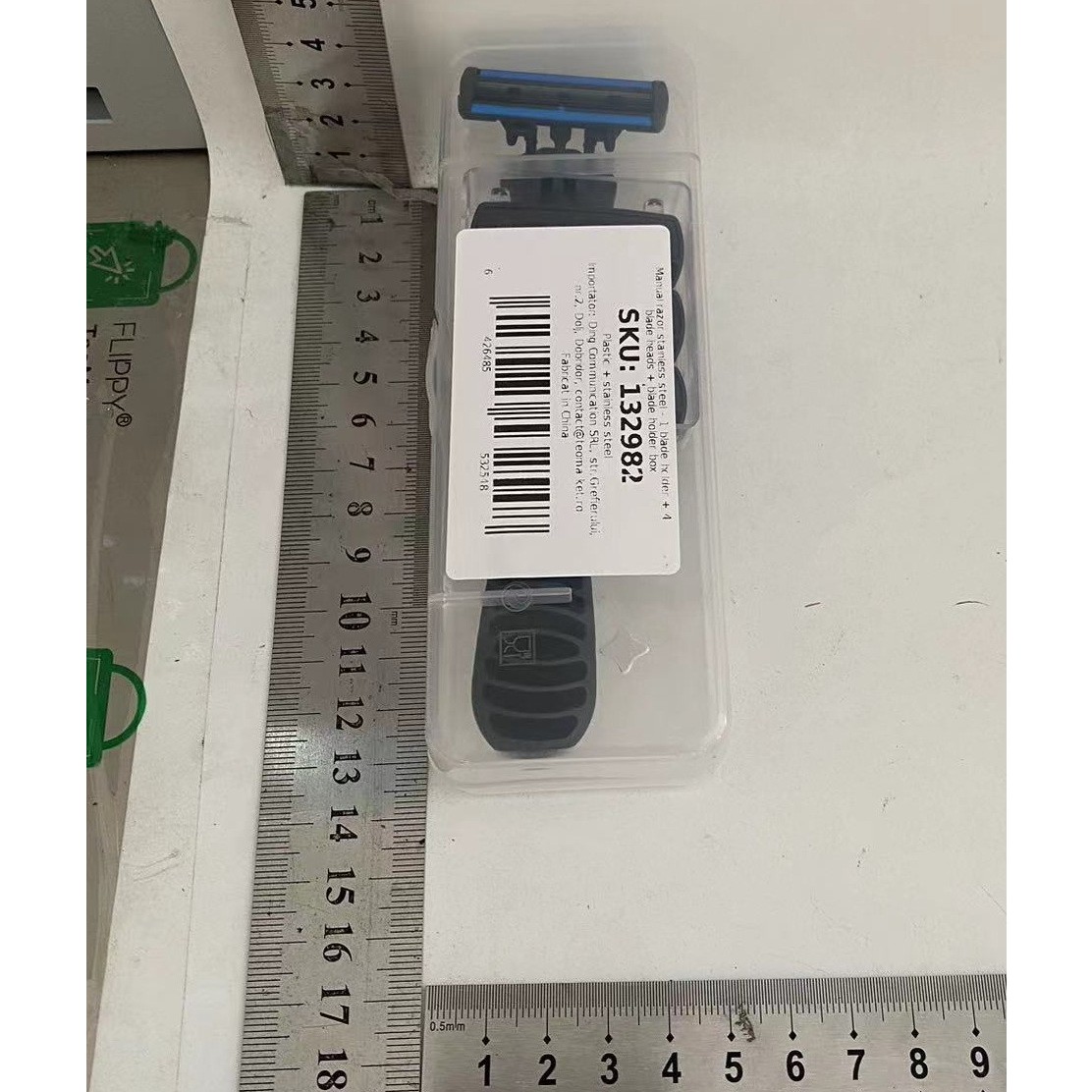 Aparat de Ras Manual, din Otel Inoxidabil, Suport Lama + 4 Capete de Schimb Incluse, Cutie pentru Lame, Negru [1]