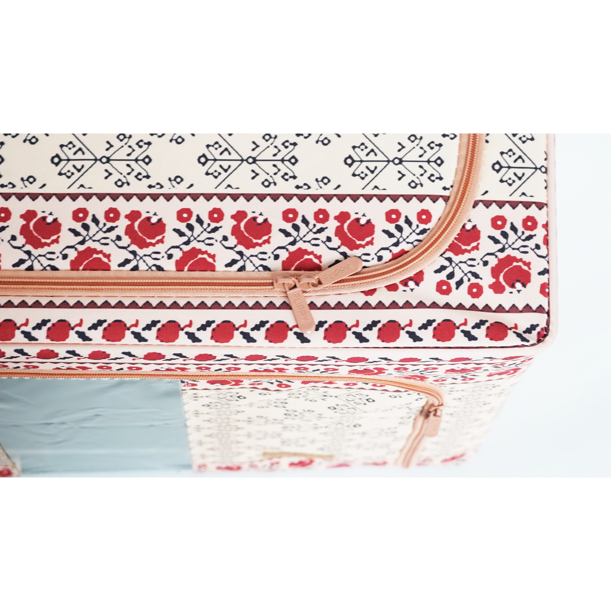 Cutie de Depozitare Pliabila,100 L din Bumbac si In, 60X42X40 cm, Fereastra Frontala, 2 Usi de Acces cu Fermoar Bidirectional, Cadru Metalic, Suport Baza Stabil din Plastic, Motiv Traditional Model 3 [3]