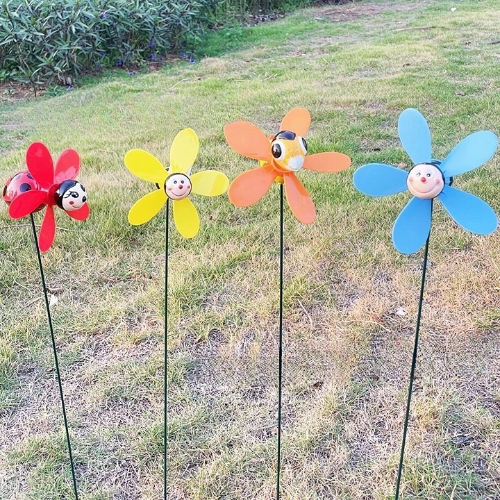 Set 4 Figurine, Decoratiuni de Gradina, Tip Morisca de Vant, Model Insecte, 57 x 12 cm, Multicolor [8]