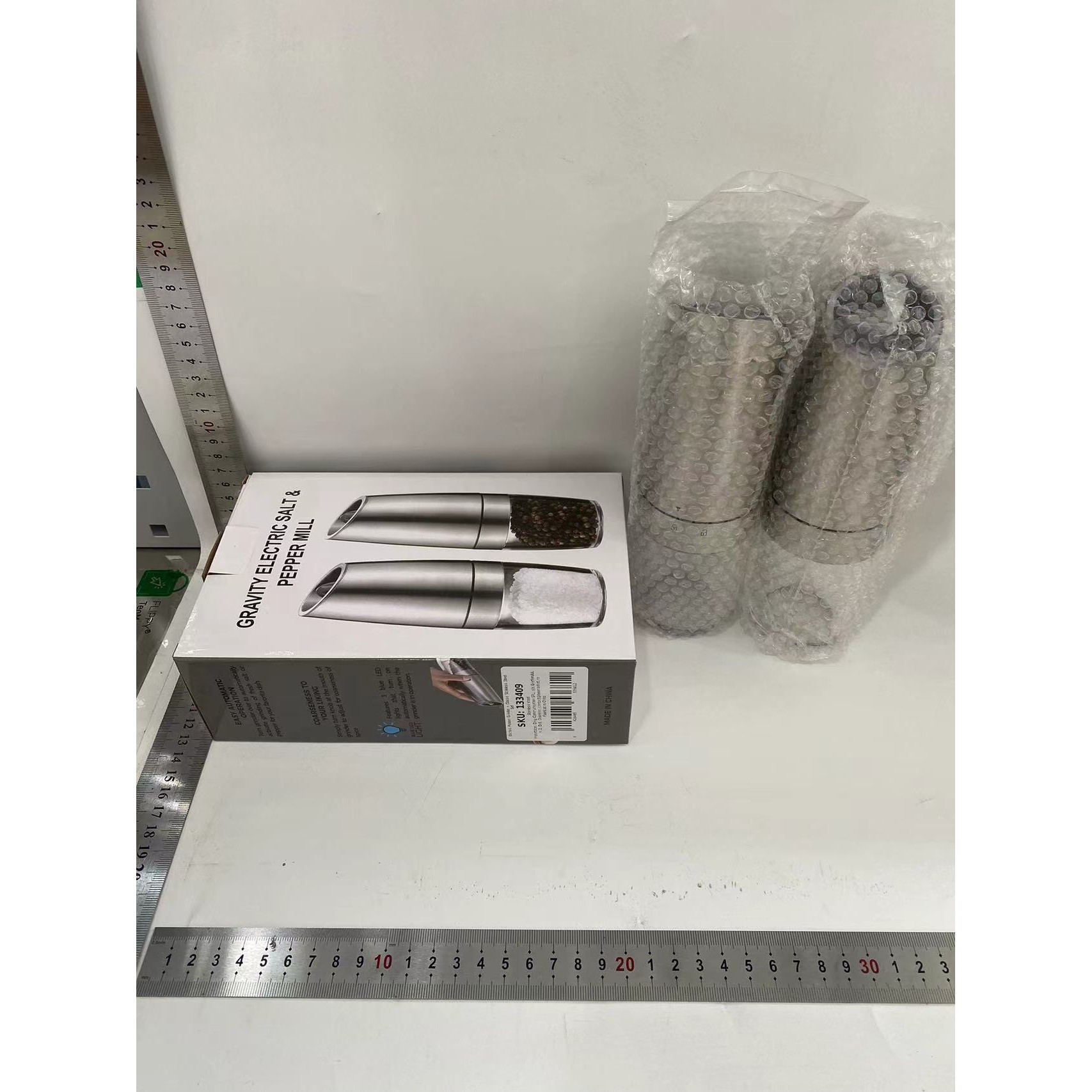 Set de 2 Rasnite electrice de Sare si Piper, cu Camere Depozitare Transparente, Macinare, Functionare pe Baterii, cu Lumina, ABS, 20x6.5 cm, Argintiu/Transparent [1]