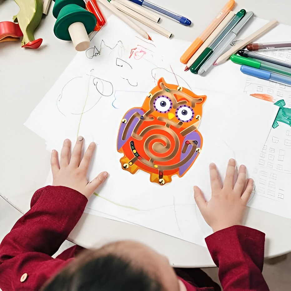 Joc Montessori cu Bile, Creion Magnetic, Tip Labirint, din Lemn, Model Bufnita, 18.5x17.5 cm, Portocaliu-Mov [1]