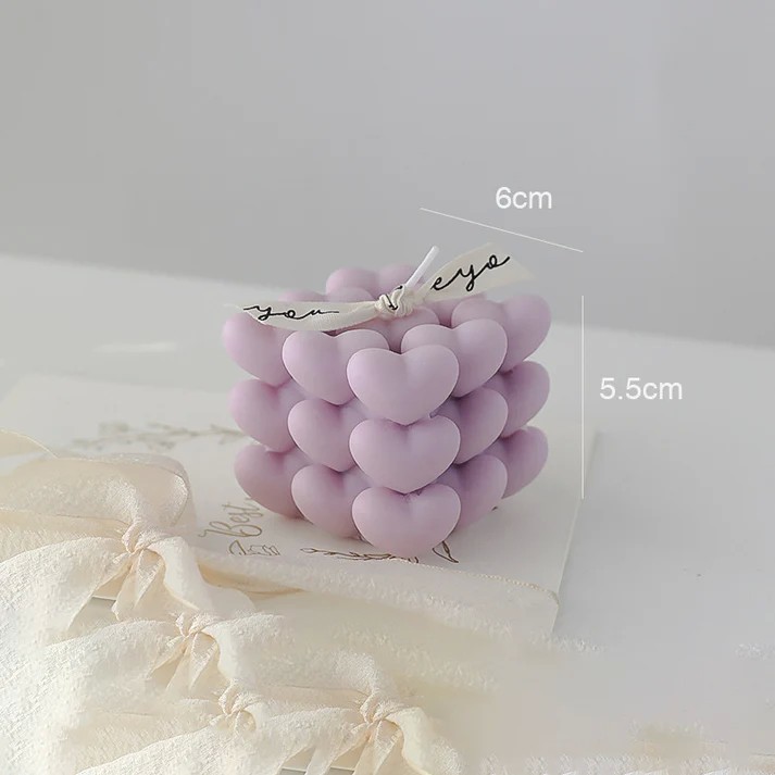 Lumanare Parfumata Decorativa, Model Abstract Cub din Inimioare, Lumanare pentru Diferite Ocazii, 6 x 5.5 cm, Aroma de Lavanda, Mov [1]