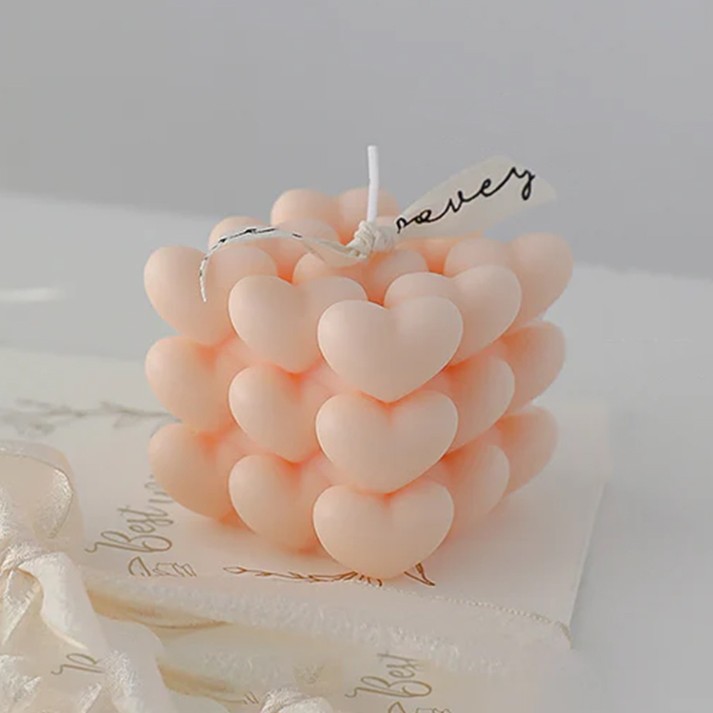 Lumanari - Lumanare Parfumata Decorativa, Model Abstract Cub din Inimioare, Lumanare pentru Diferite Ocazii, 6 x 5.5 cm, Aroma de Portocala, Portocaliu