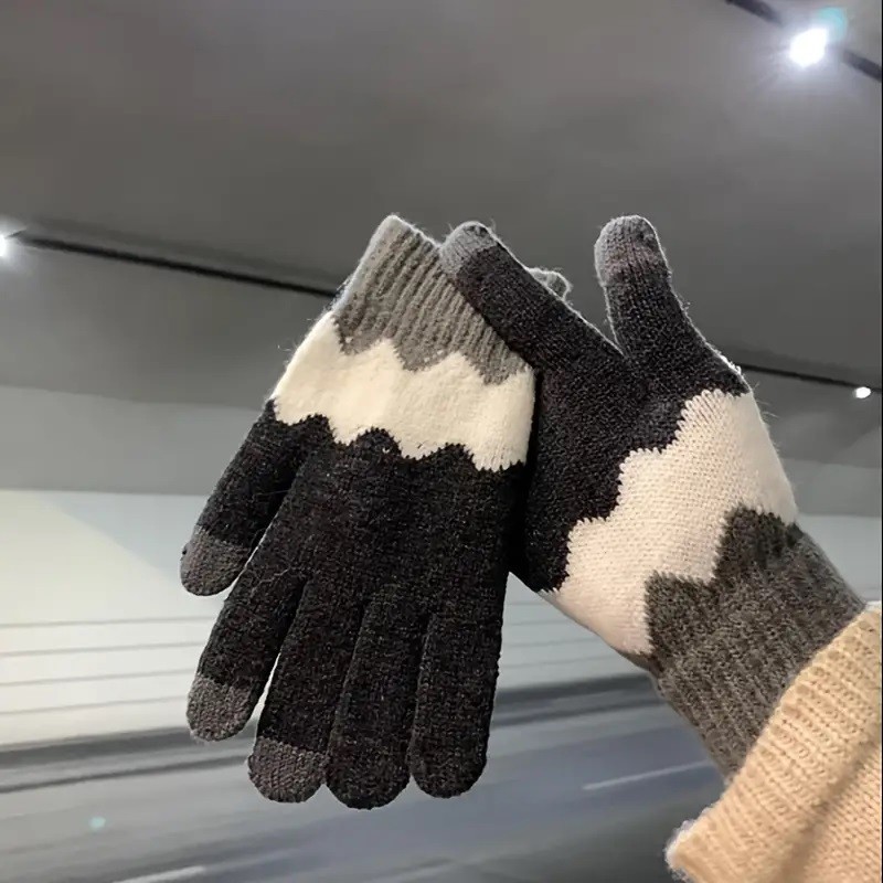 Manusi de Dama, Model Ondulat, Functie Touchscreen (ecran tactil), Material Acril Tricotat, Manseta Elastica, Interior Catifelat, Marime Universala, Gri/Alb [6]