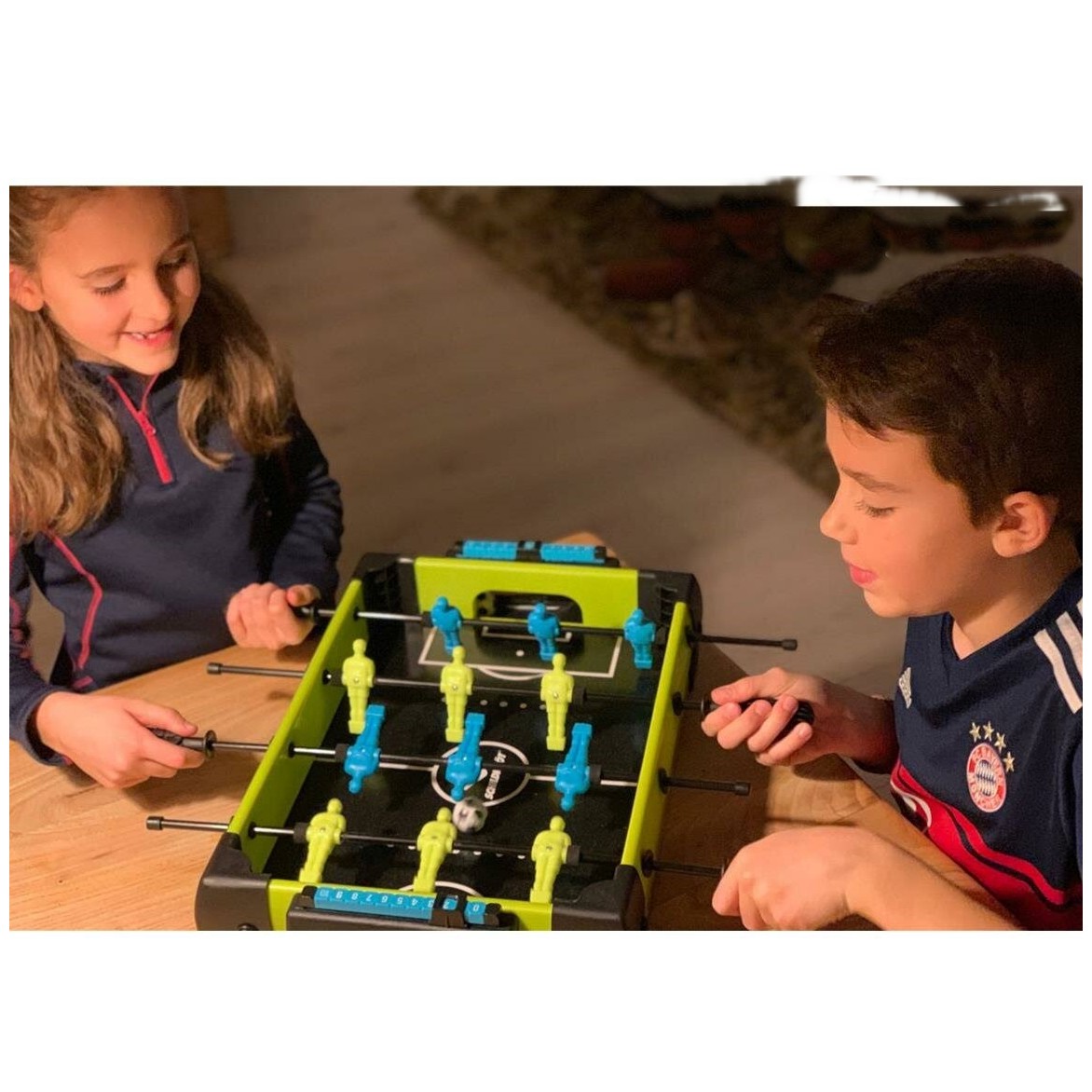 Masa de fotbal cu teren si 12 jucatori 4 manere, cu Tablou Scor, din Metal si ABS, 36.5 x 35.5 x 8 cm, Design Multicolor, pentru copii/adulti, verde [3]