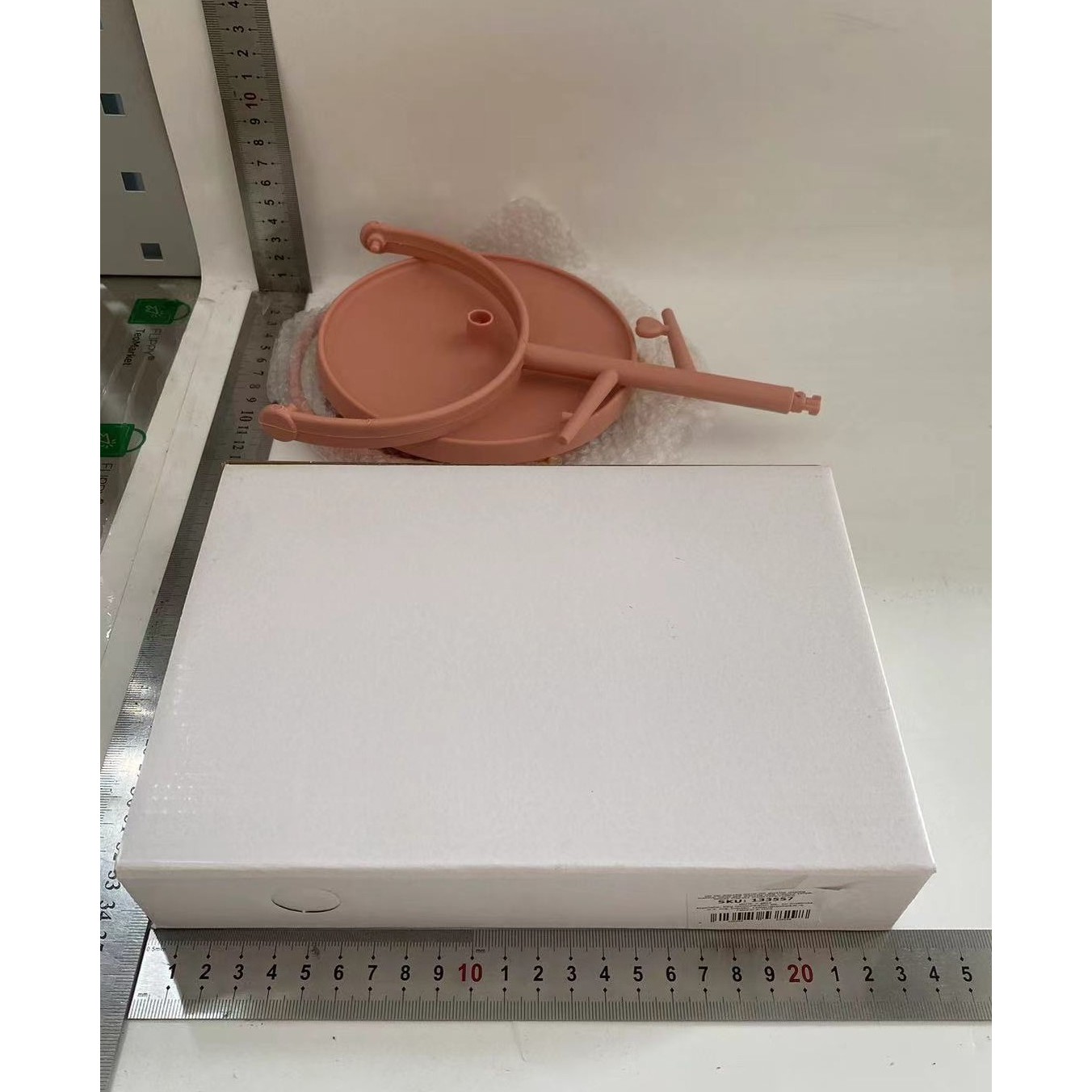 Oglina Cosmetica cu Picior, HD, Rotire 360 Grade, 15 cm Diametru, Suport Bijuterii Baza Rotunda + 2 Brate, Model cu Urechi, 31 x 14.5 x 15 cm, din Plastic, Roz/Galben [3]