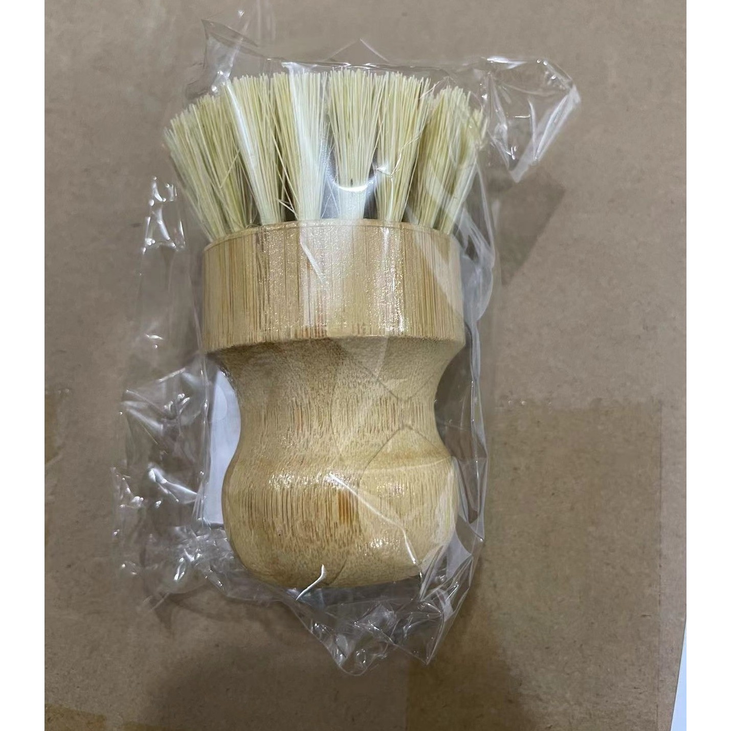 Perie de Curatat Vase si Alimente, din Lemn de Fag, 8 x 5 cm, Perie din Sisal, Bej [6]