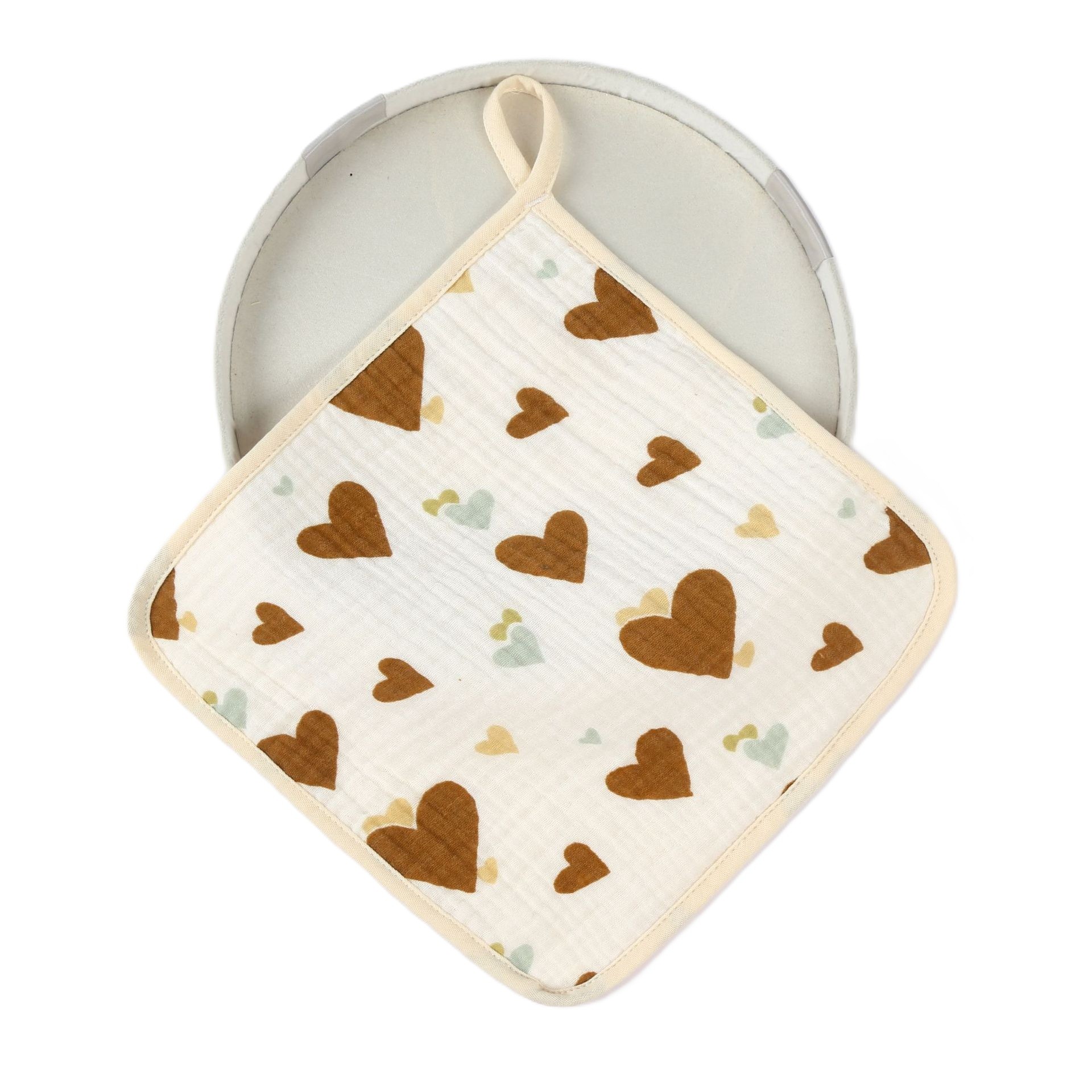 Articole Diverse copii - Prosop Absorbant, din Bumbac, 25 x 25 cm, Model Inimioare, cu Agatatoare, Maro