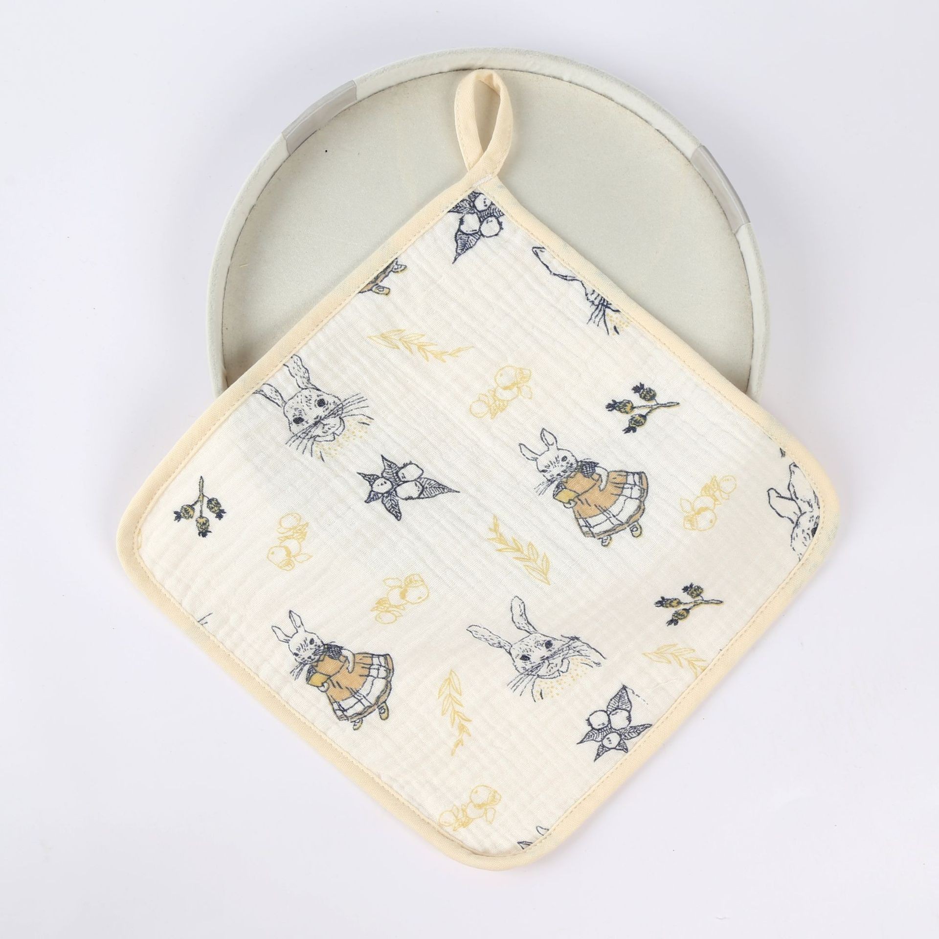 Prosop Absorbant, din Bumbac, 25 x 25 cm, Model Iepurasi, cu Agatatoare, Bej [1]