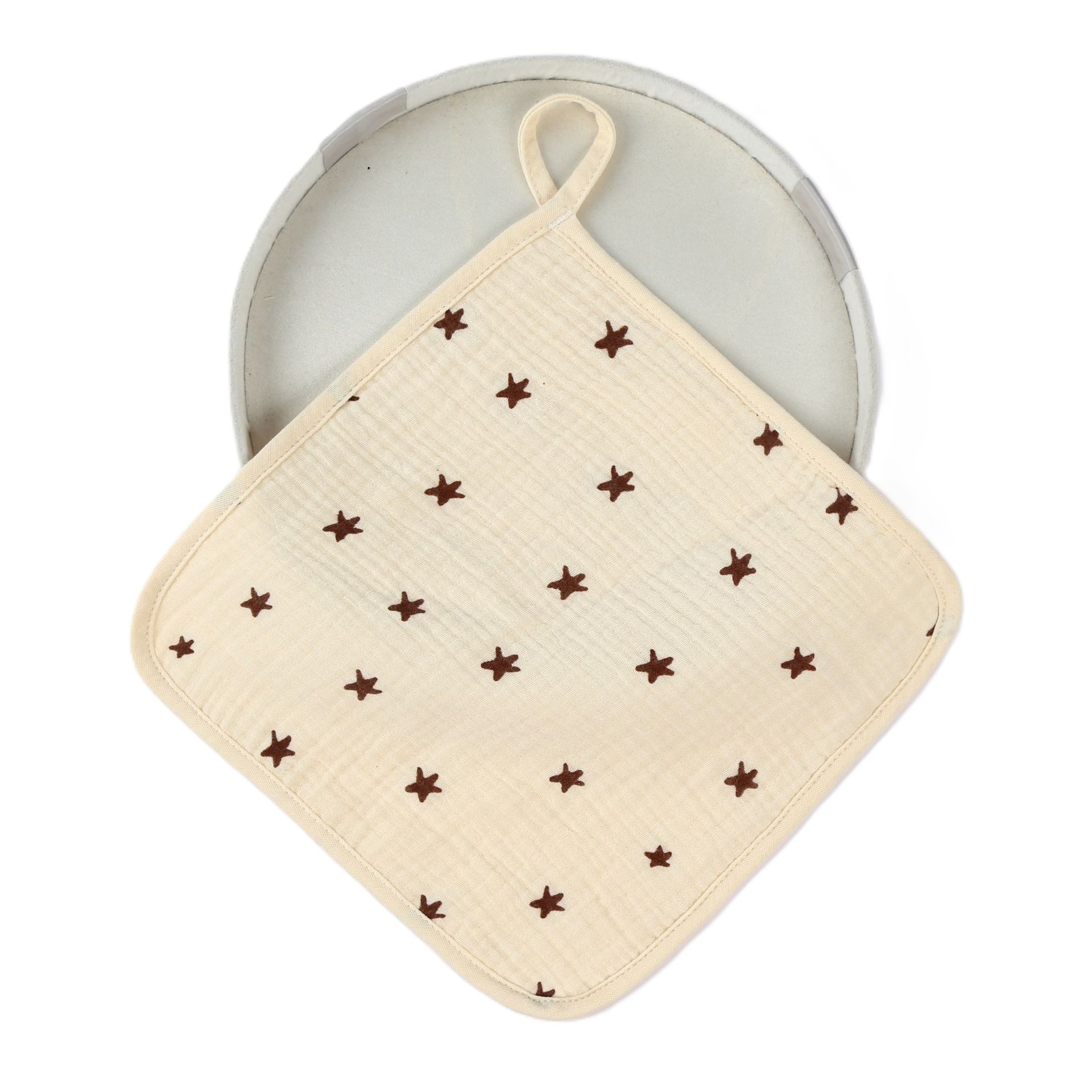 Articole Diverse copii - Prosop Absorbant, din Bumbac, 25 x 25 cm, Model Stelute, cu Agatatoare, Bej