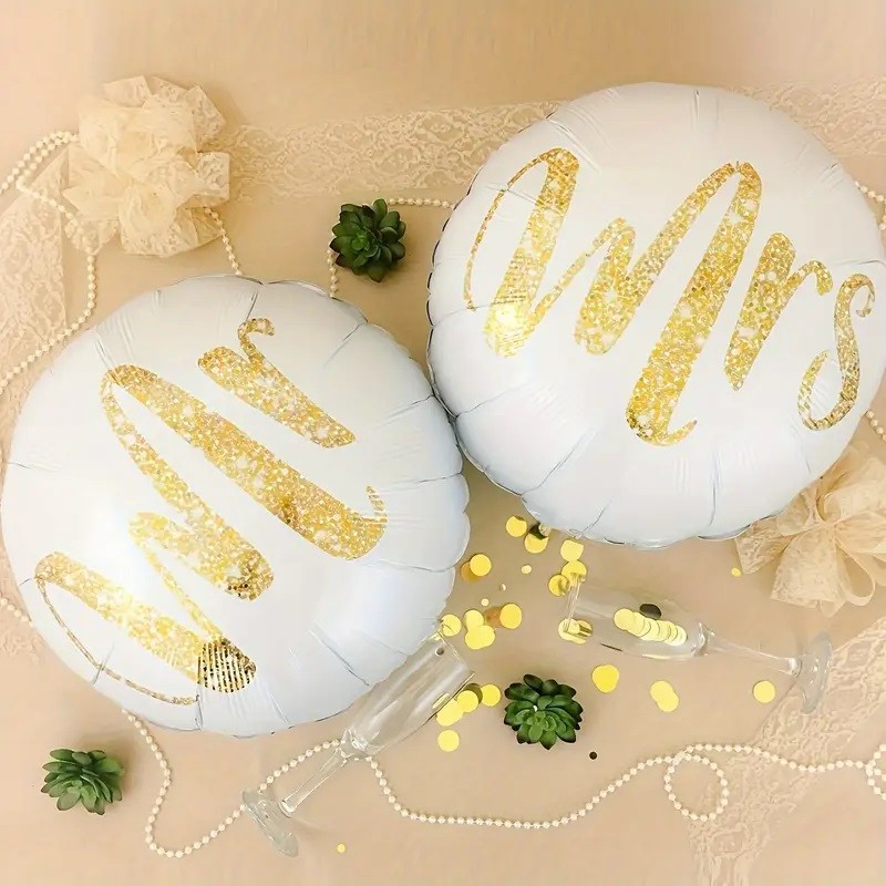 Set 12 Baloane din Folie Metalizata si din Latex, Model Mr Mrs, Tema Nunta, Baloane Party cu Confetti, 45 cm, 30 cm, Pai inclus, Umflare cu Aer sau Heliu, Alb/Auriu [2]