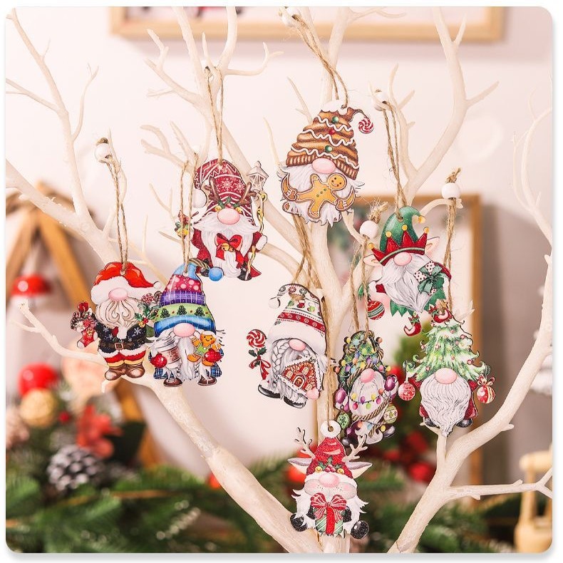 Set 18 Decoratiuni de Craciun din Lemn, cu Snur pentru Agatare in Brad, Model Gnomi, Diferite Dimensiuni, Multicolor [1]