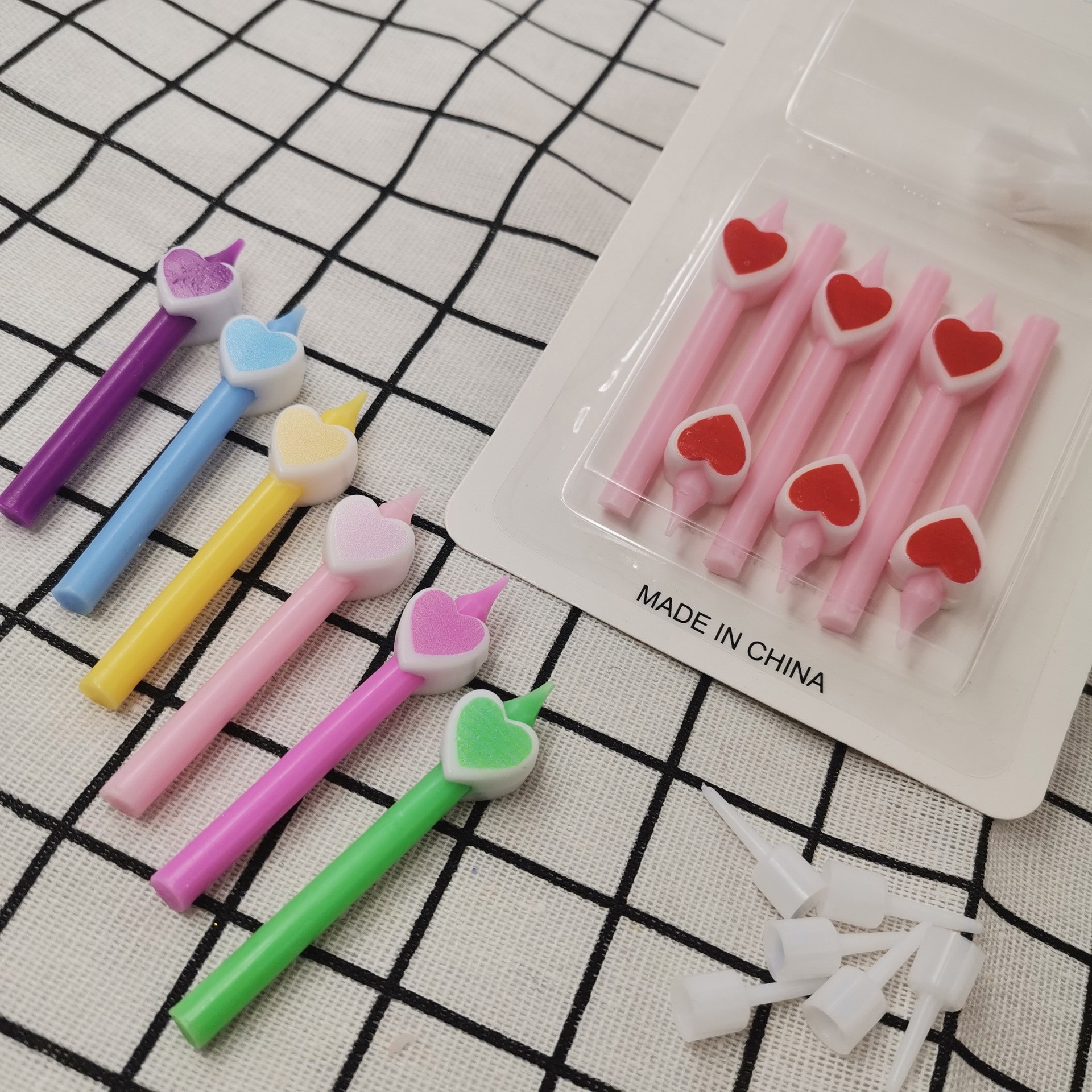 Set 6 Lumanari de Tort, Model Creion cu Inimioare, 5.9 x 1.1 cm, din Ceara, Multicolor [2]