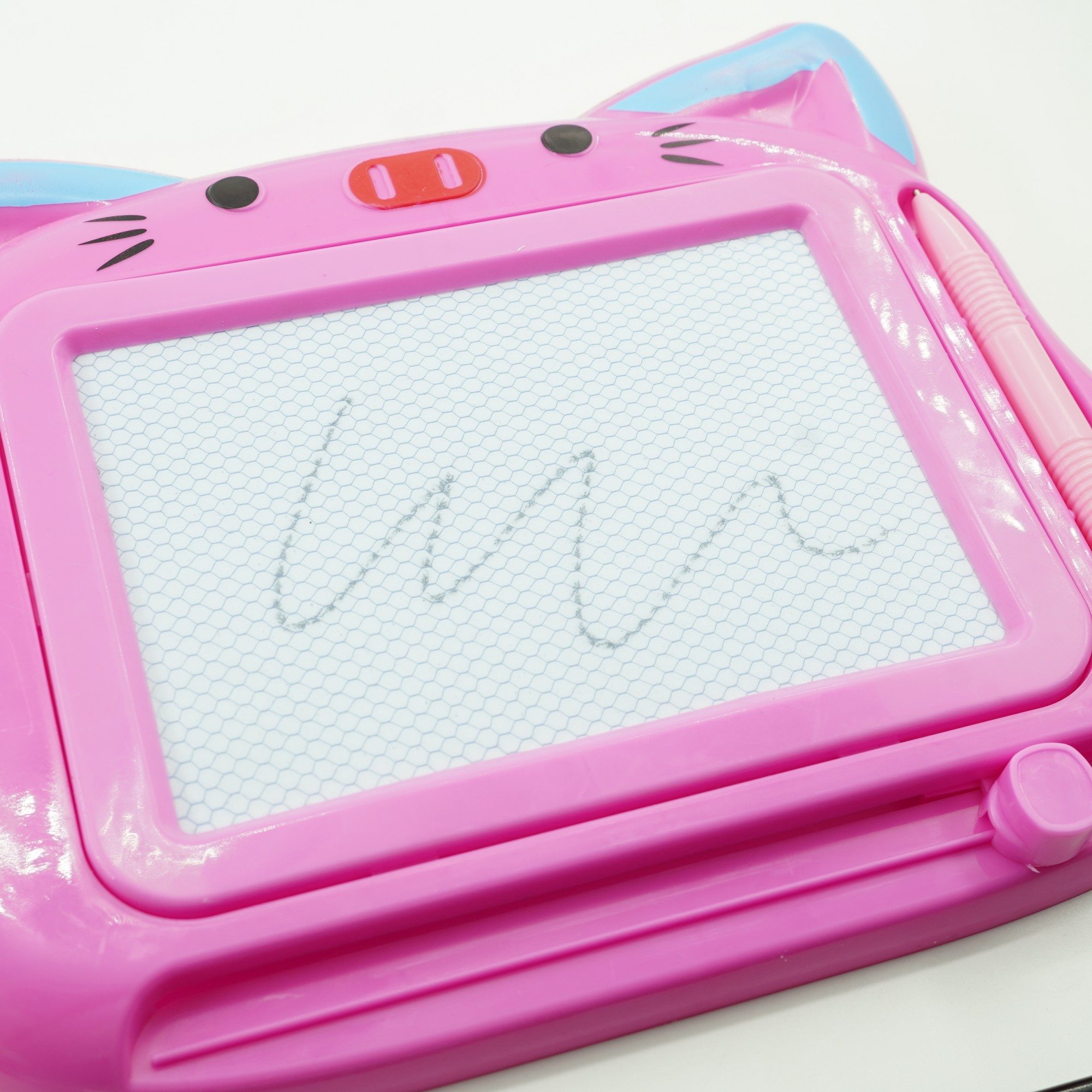 Tablita Magnetica de Scris si Desenat, Model Pisica, cu Creion, Dimensiuni 23.2x18.5 cm, Suprafata Desen 14.6x10.4 cm, Dezvolta Imaginatia si Creativitatea, Incurajeaza Exersarea Scrisului, Roz [2]