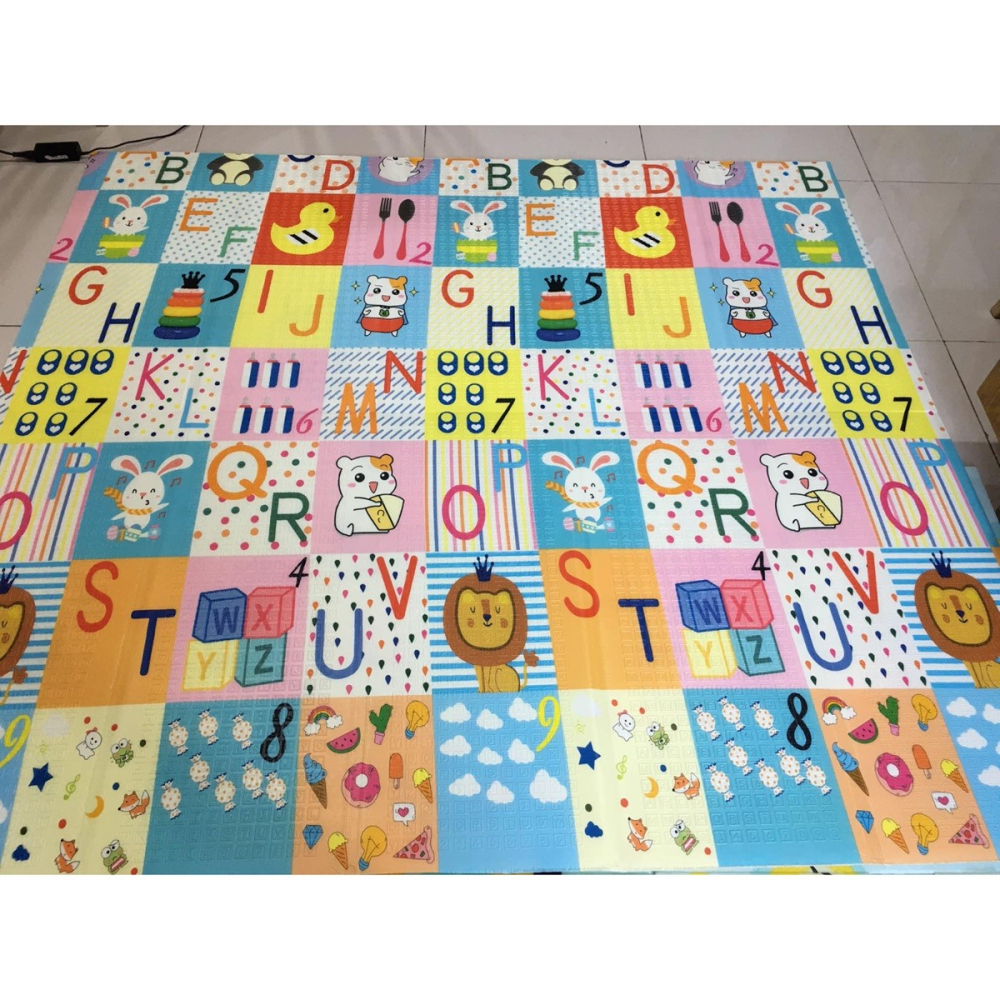 Covoras pentru Copii, cu 2 Fete, Model Litere/Girafe, din XPE+PE, Impermeabil, Antiderapant, Protectie Termica, +3 Luni, Pliabil, 180 x 200 x 1 cm, Multicolor [4]