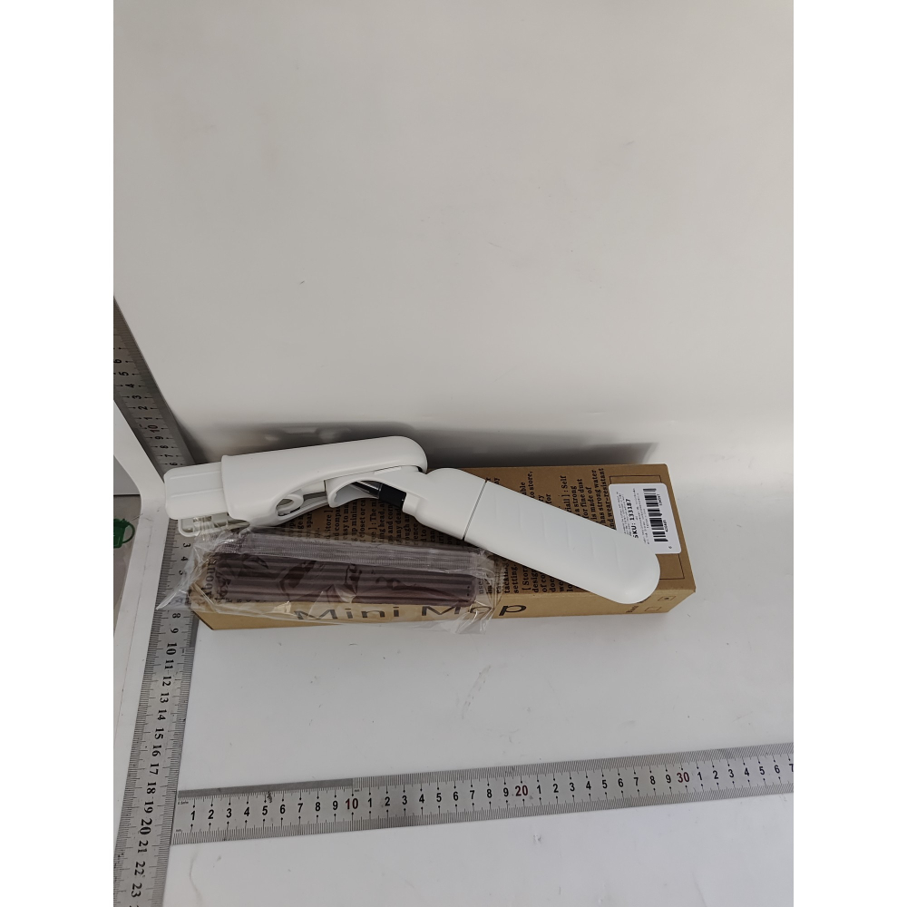 Mop Plat cu Pulverizare, Recipient pentru Solutie de Suprafete, Geamuri, Interior Auto, Maner Scurt, Usor de Utilizat, Sistem de Stoarcere, 15.5 x 15.5 x 12.5 cm, Alb [2]