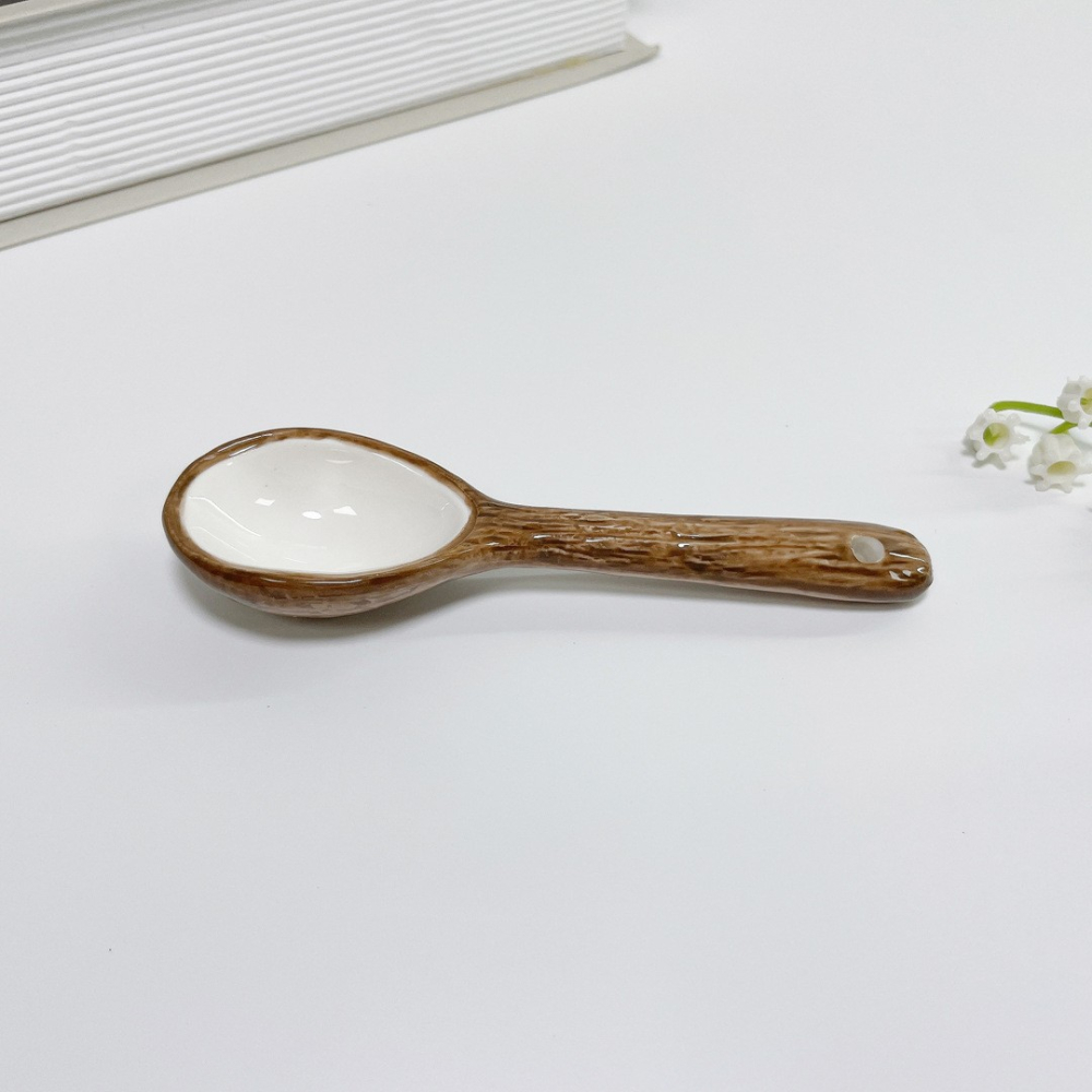 Cana din Ceramica, 201-300 ml, cu Lingurita, Model Nuca de Cocos, Maro [4]