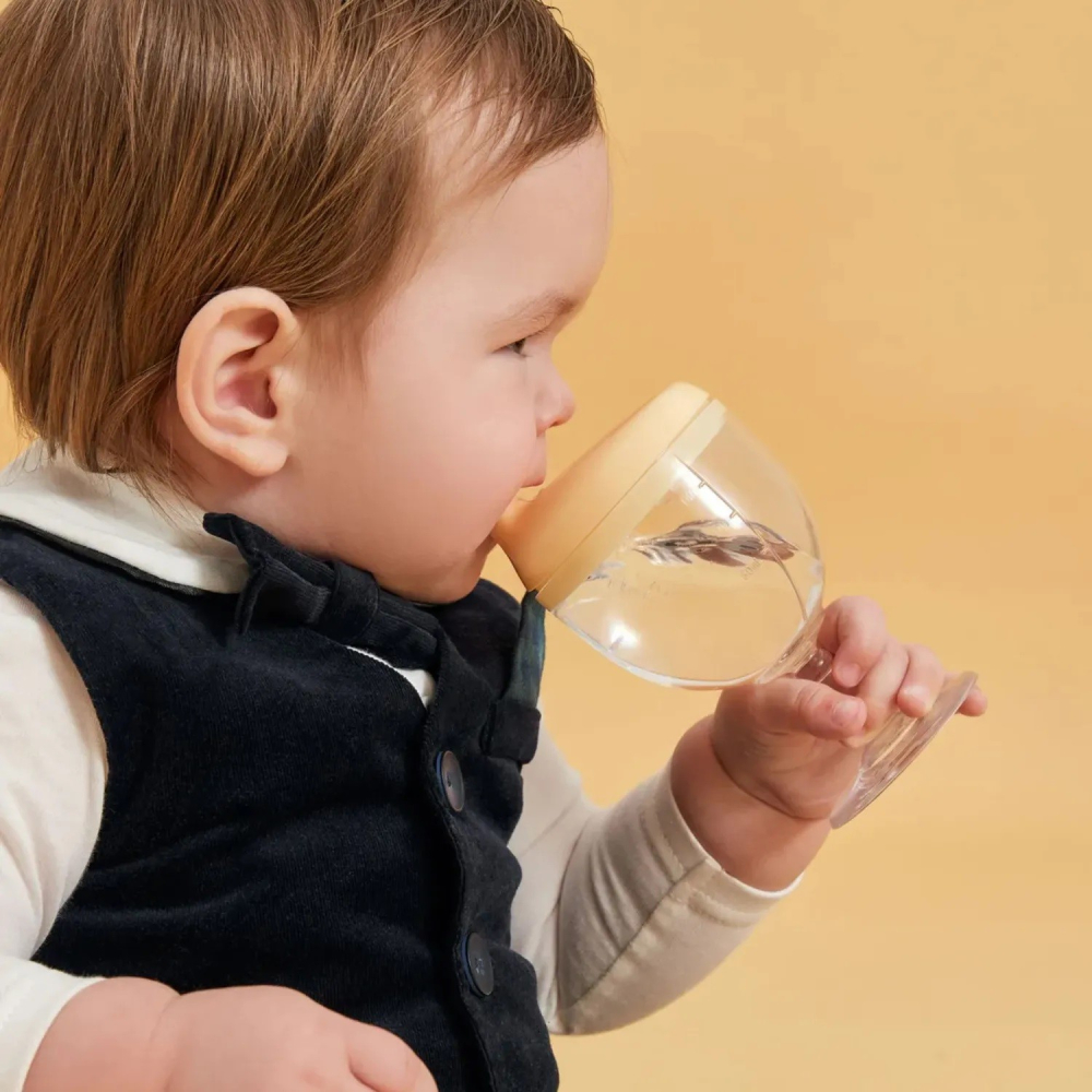 Pahar din Plastic Transparent cu Picior, pentru Copii, 14 x 7.7 cm, cu Cioc Antiscurgere, + 3 Ani, Fara Maner, Galben [6]