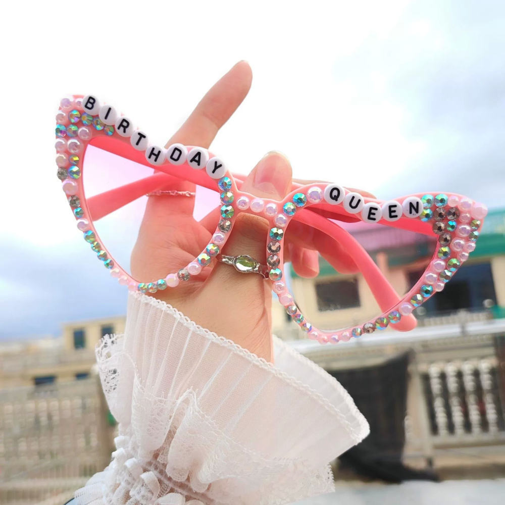 Ochelari Decorativi, Model Birthday Queen, cu Perle si Pietre, pentru Aniversari, din PC, 15.3 x 5.7 x 14.5 cm, Roz [3]