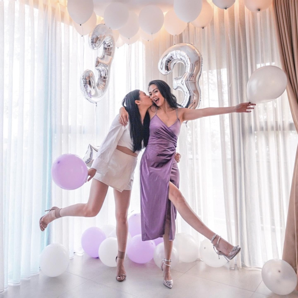 Balon din Folie Metalizata, Figurina Cifra, Tema Aniversare 100 cm, Ambalaj Individual, Pai inclus, Umflare cu Aer sau Heliu, Argintiu, Cifra 3 [4]